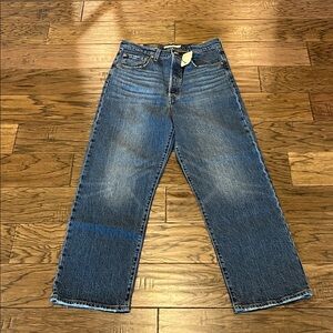 Levi’s Premium Denim Ribcage Straight Ankle High Rise NWT Size 31